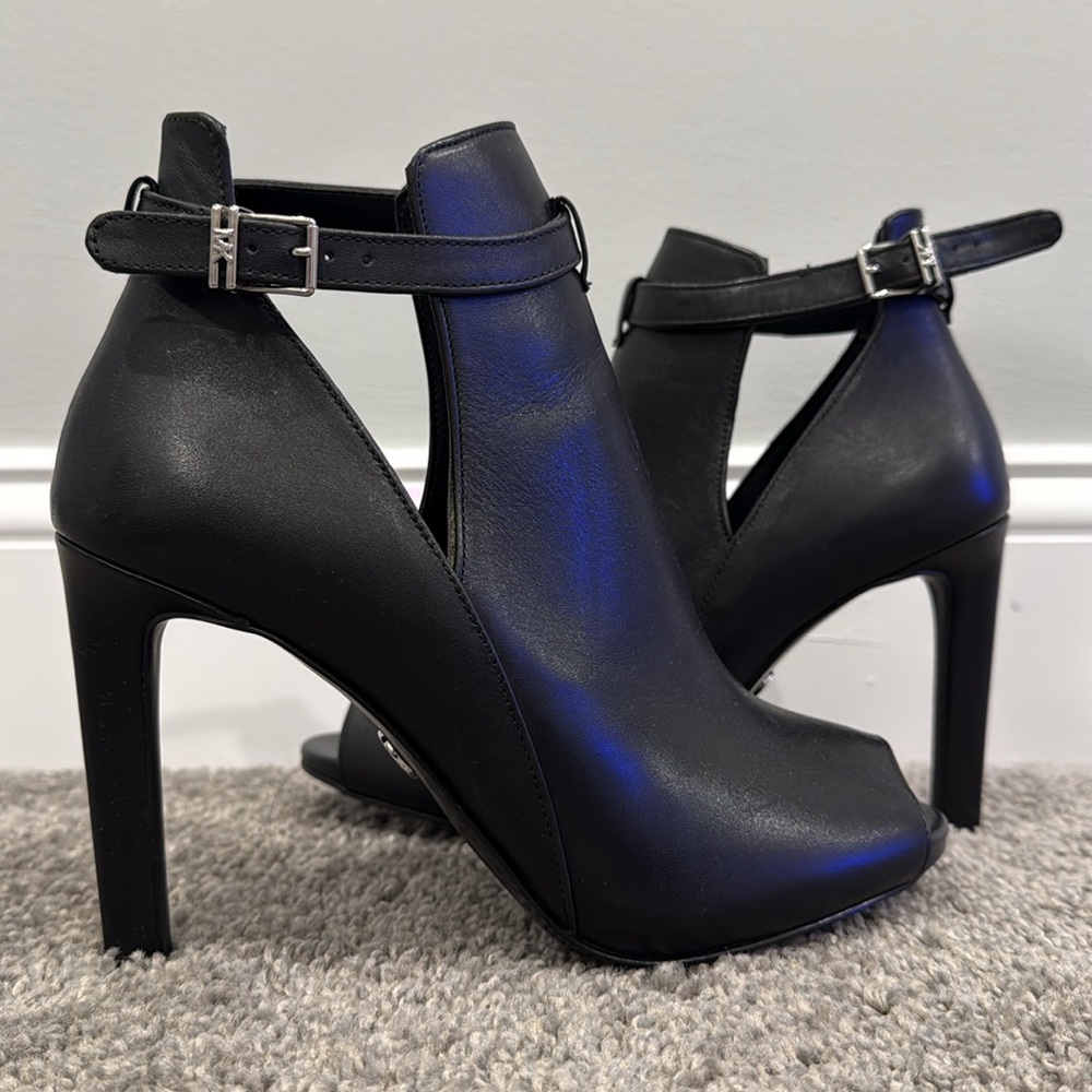 Michael Michael Kors Lawson Open Toe